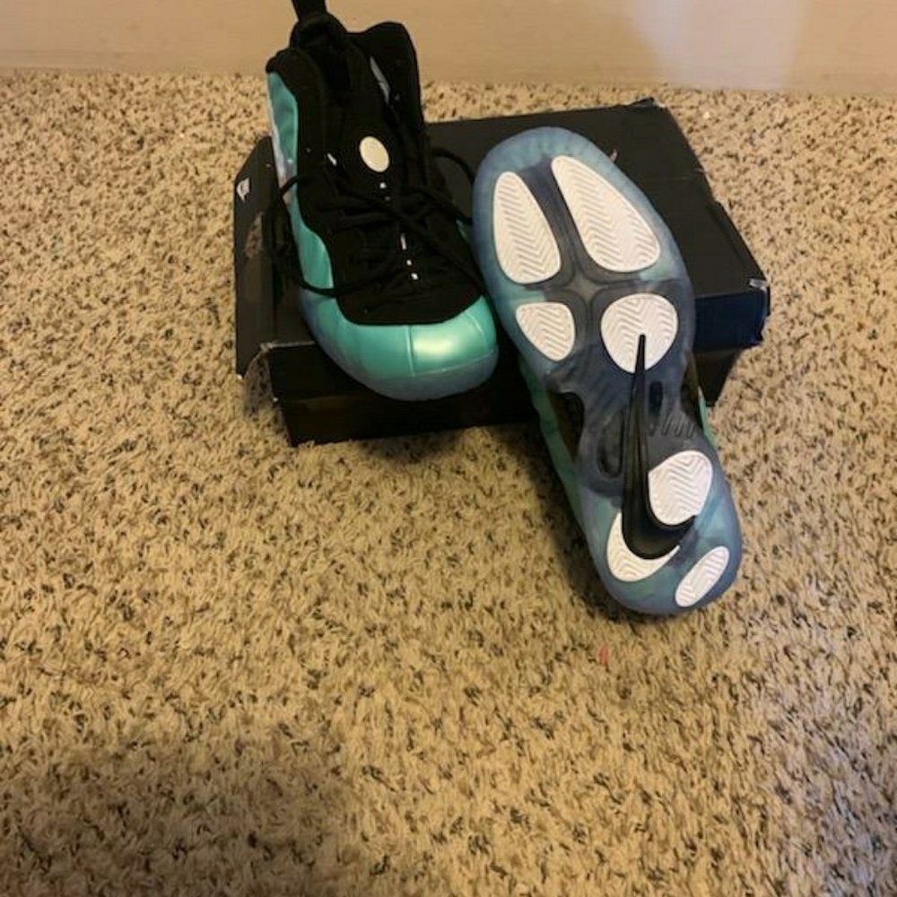Nike foam